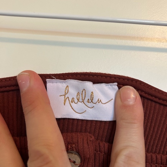 Boutique ribbed square neck long sleeve button top - Picture 2 of 2